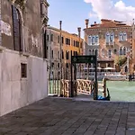Ca' Malipiero Daire Venedik